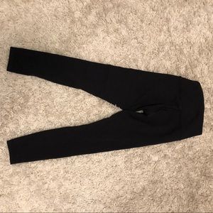 Lululemon High Times in Black size 4, 7/8 length
